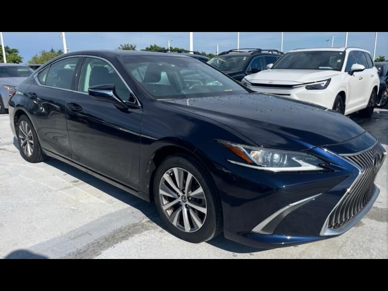 2020 LEXUS ES