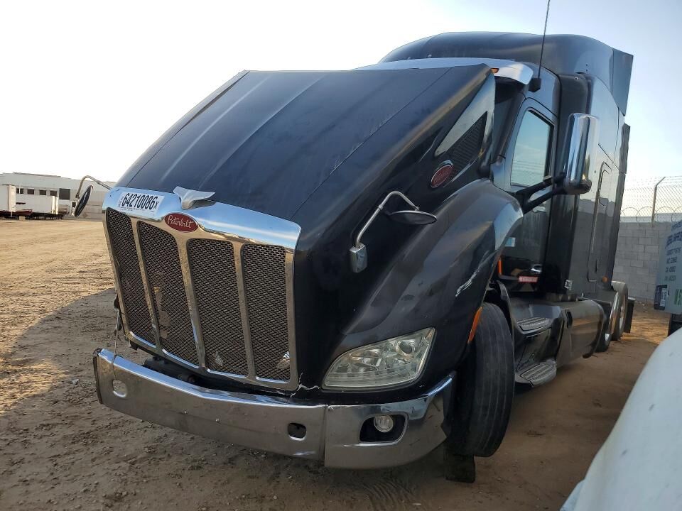 2016 PETERBILT 579