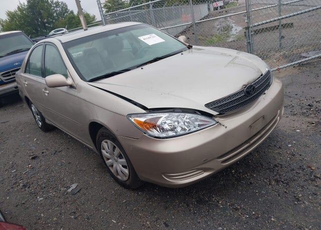 2004 TOYOTA Camry
