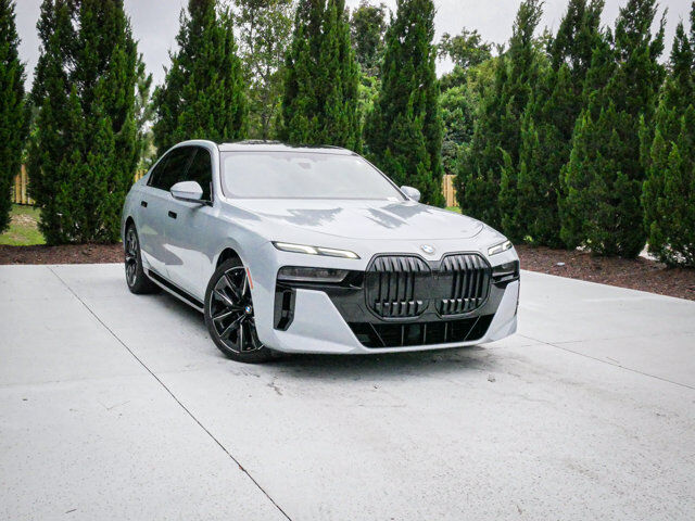 2023 BMW 740i
