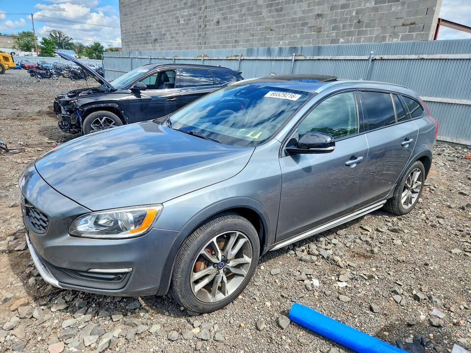 2018 VOLVO V60