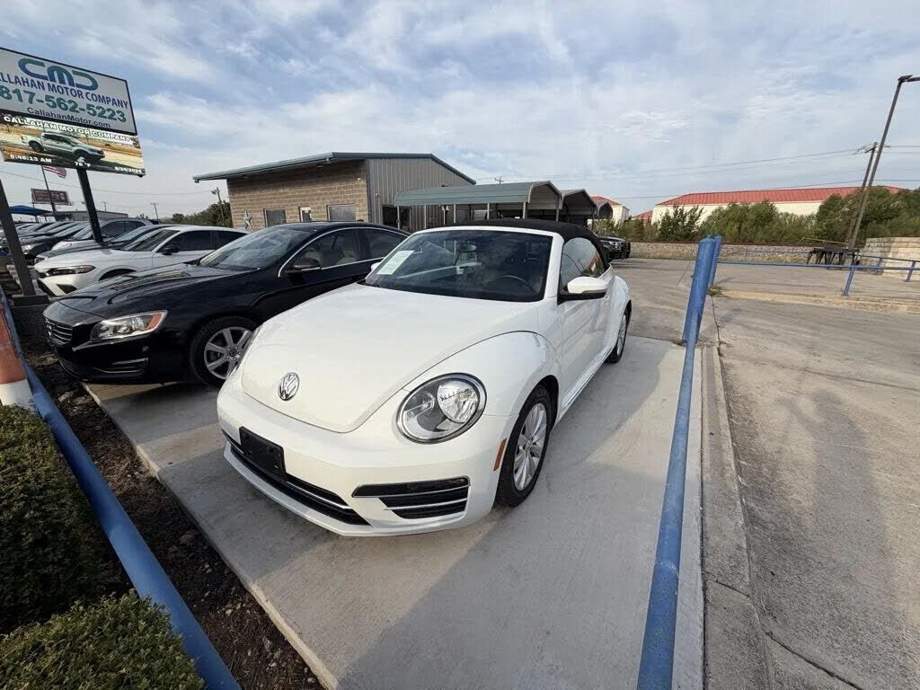 2018 VOLKSWAGEN Beetle