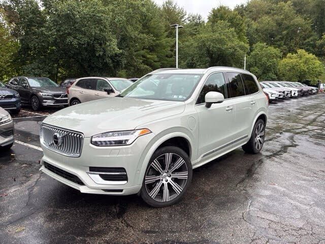 2022 VOLVO XC90