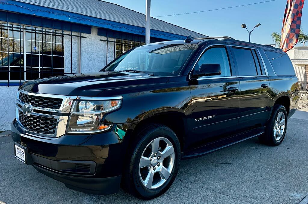 2017 CHEVROLET Suburban