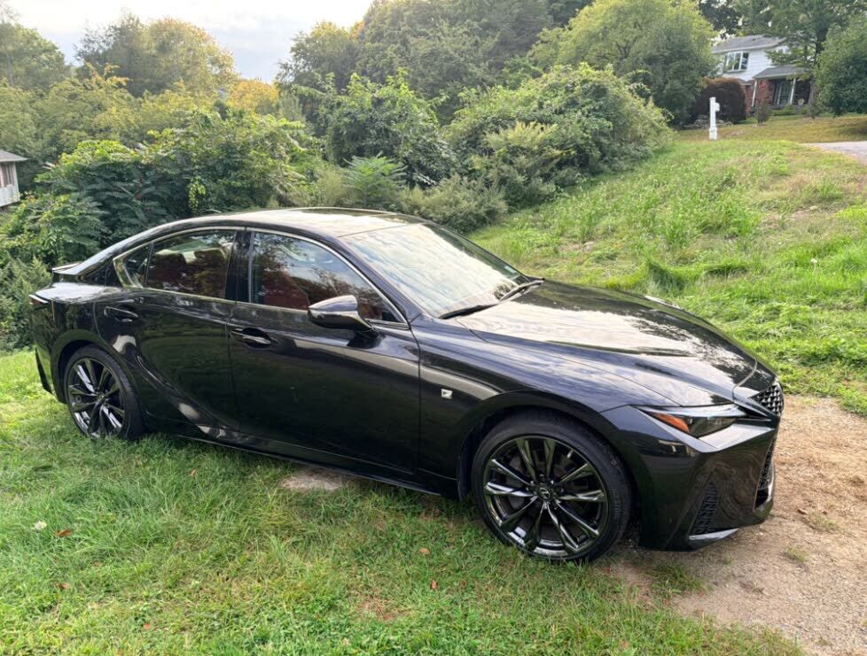 2022 LEXUS IS