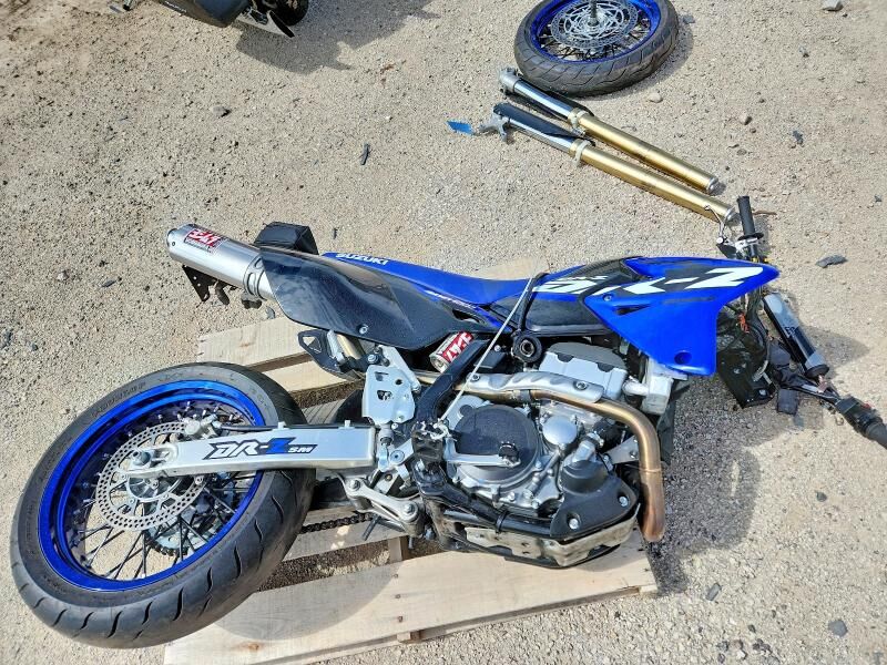 2024 SUZUKI DR-Z400SM