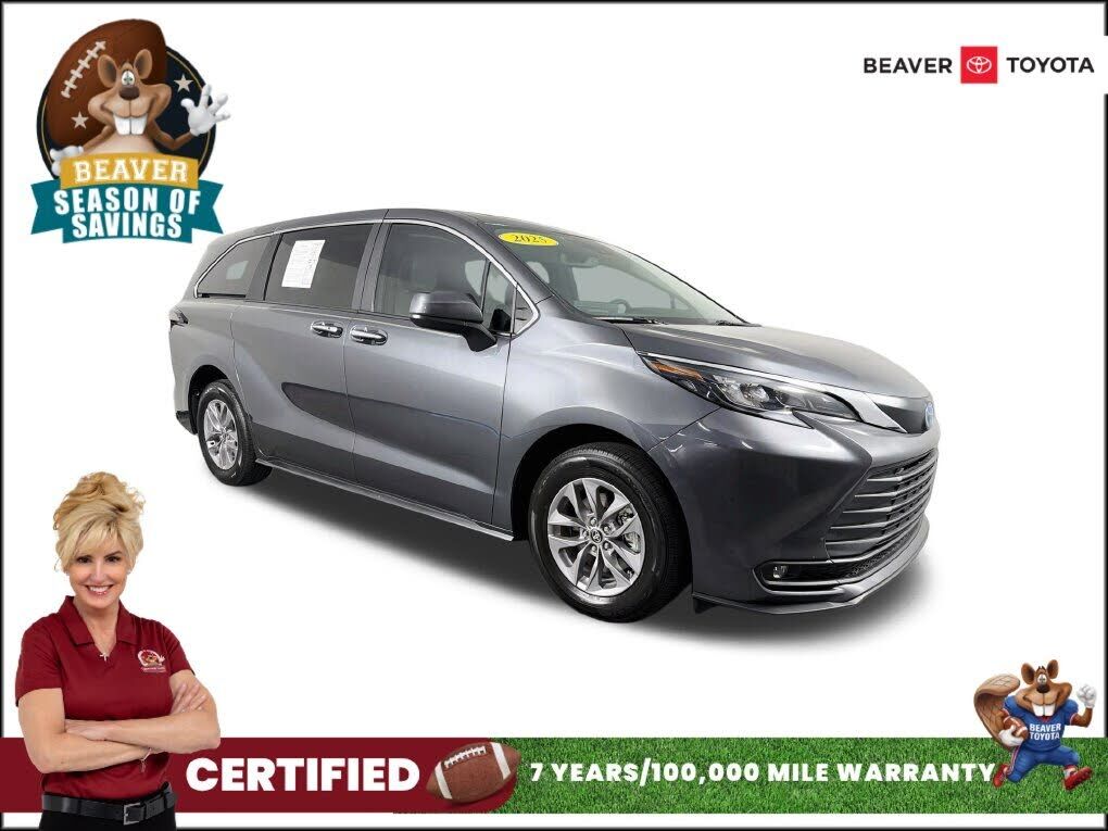 2025 TOYOTA Sienna