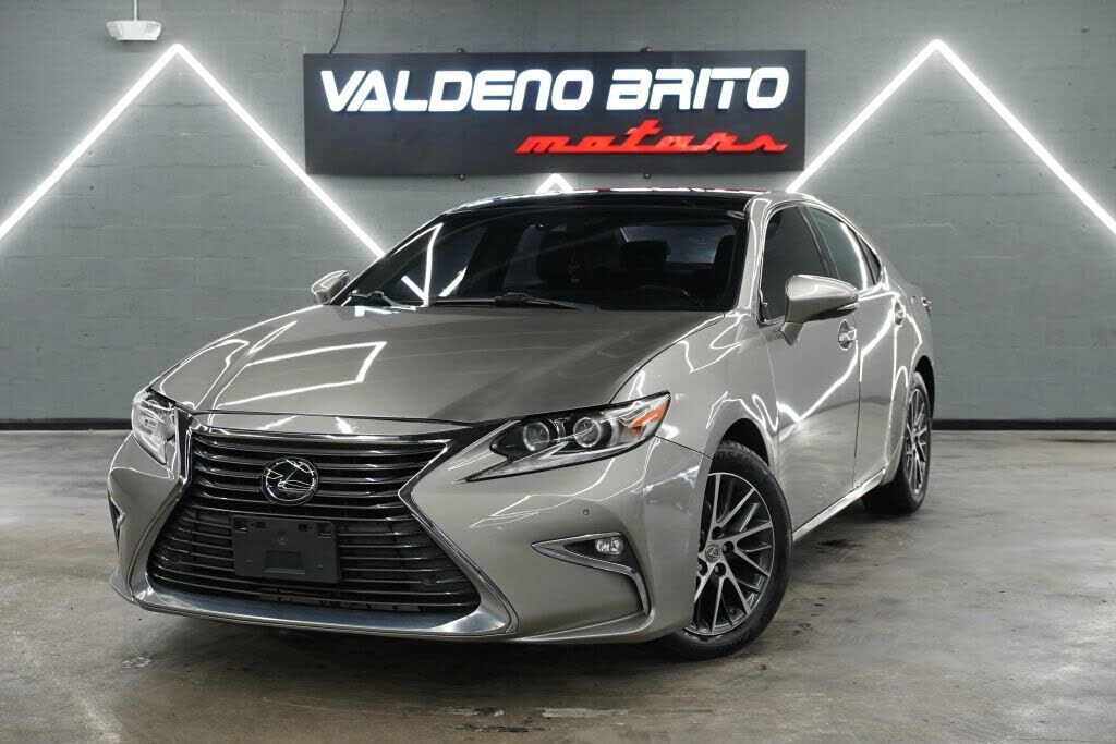 2017 LEXUS ES
