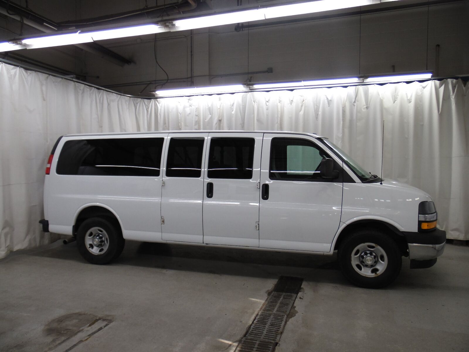 2020 CHEVROLET Express