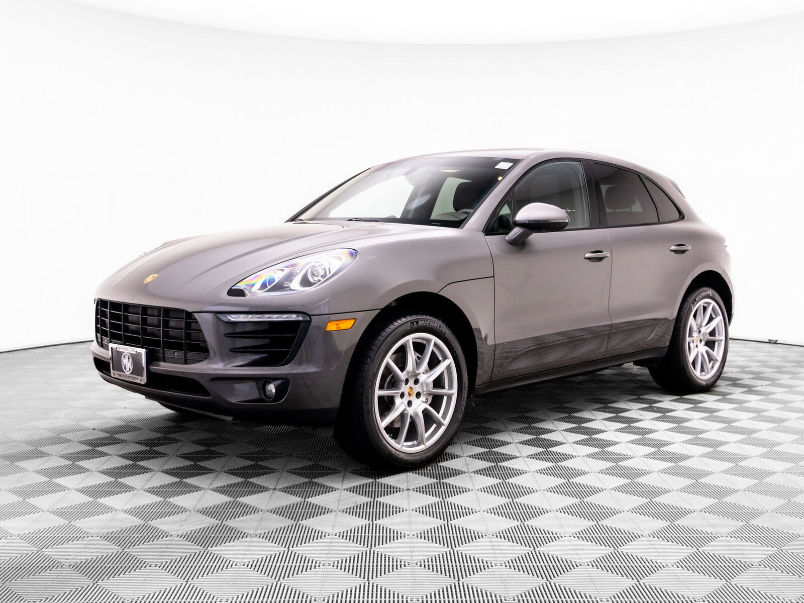 2016 PORSCHE Macan
