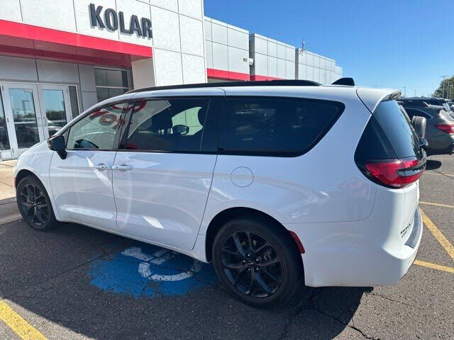 2023 CHRYSLER Pacifica
