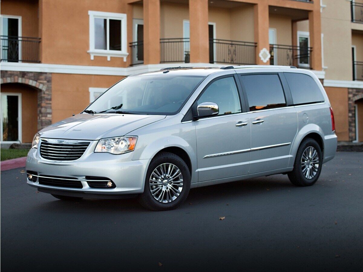 2014 CHRYSLER Town and Country