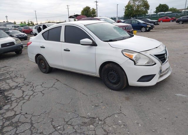 2016 NISSAN Versa