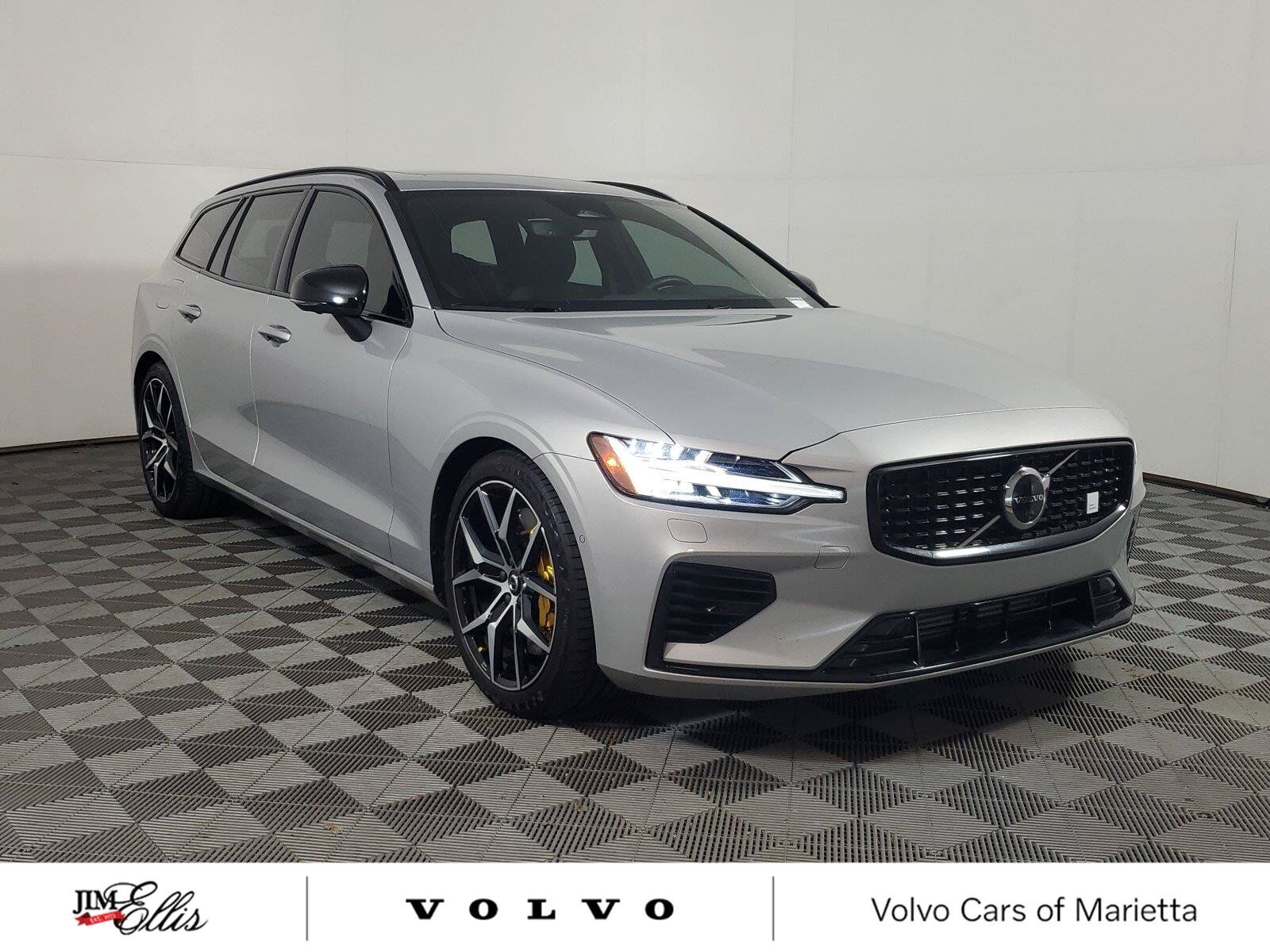2024 VOLVO V60