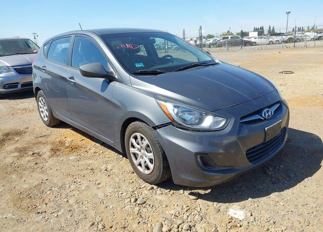 2012 HYUNDAI Accent
