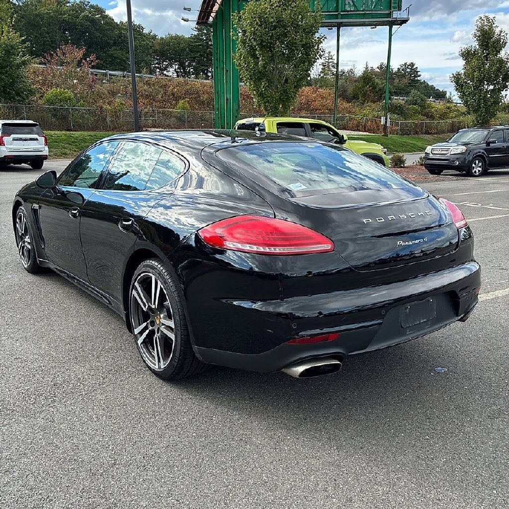 2016 PORSCHE Panamera