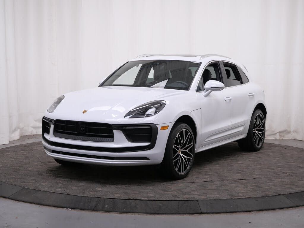 2024 PORSCHE Macan