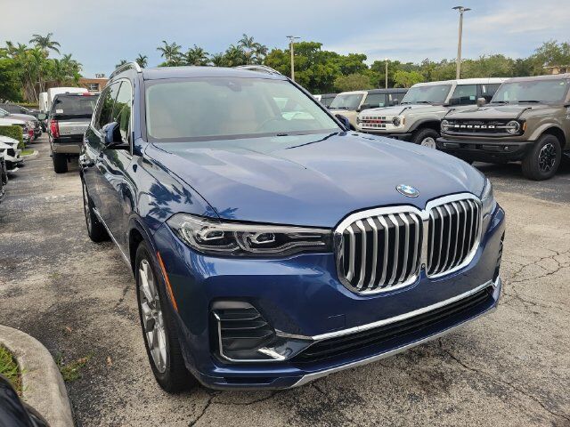 2021 BMW X7
