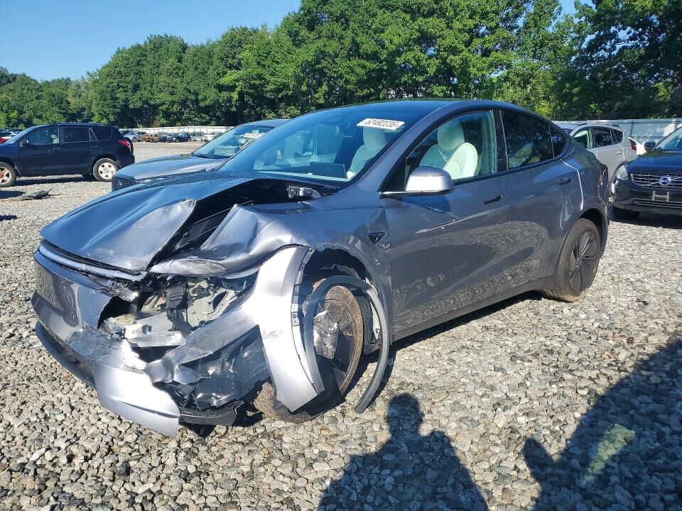 2026 TESLA Model Y