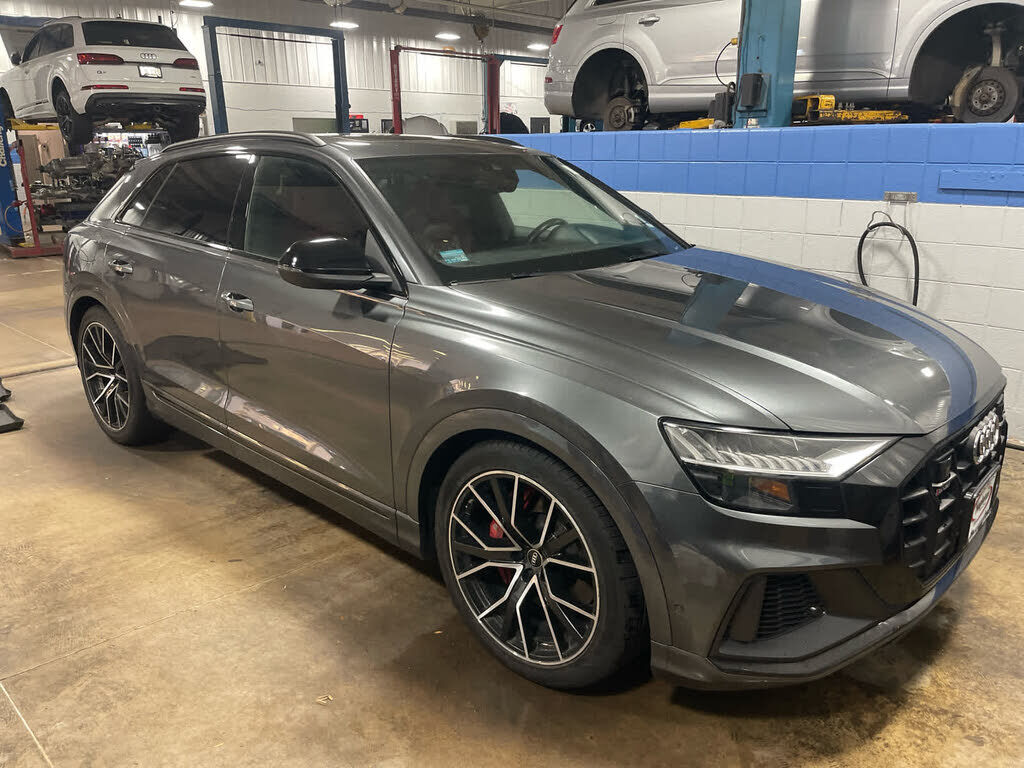 2022 AUDI SQ8