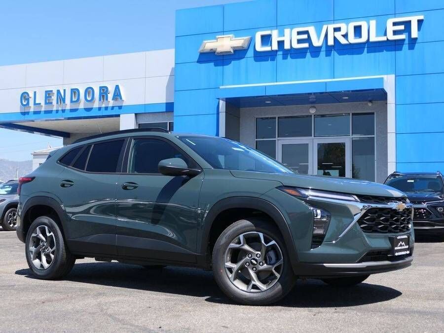 2026 CHEVROLET Trax