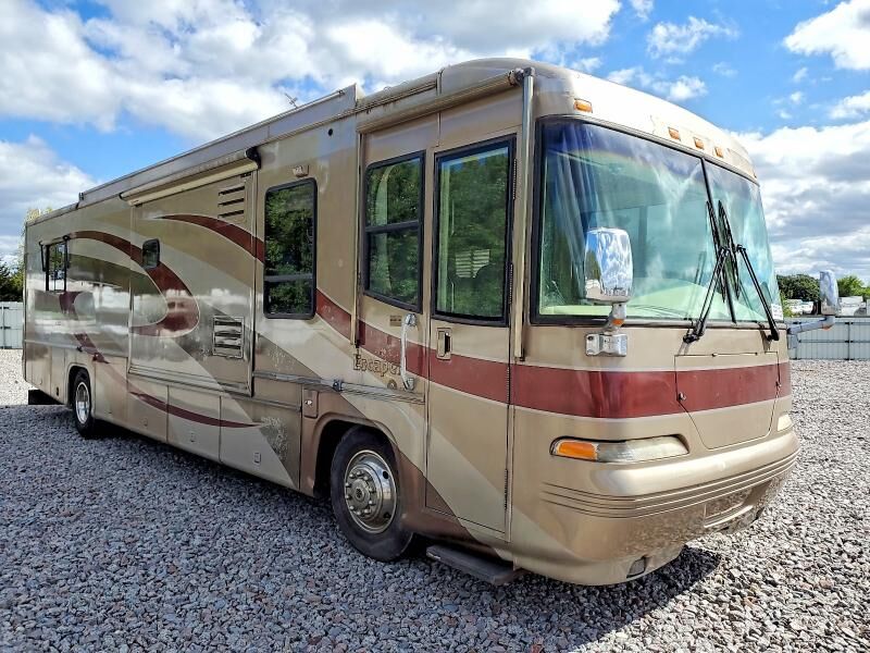 2003 FREIGHTLINER XC Chassis