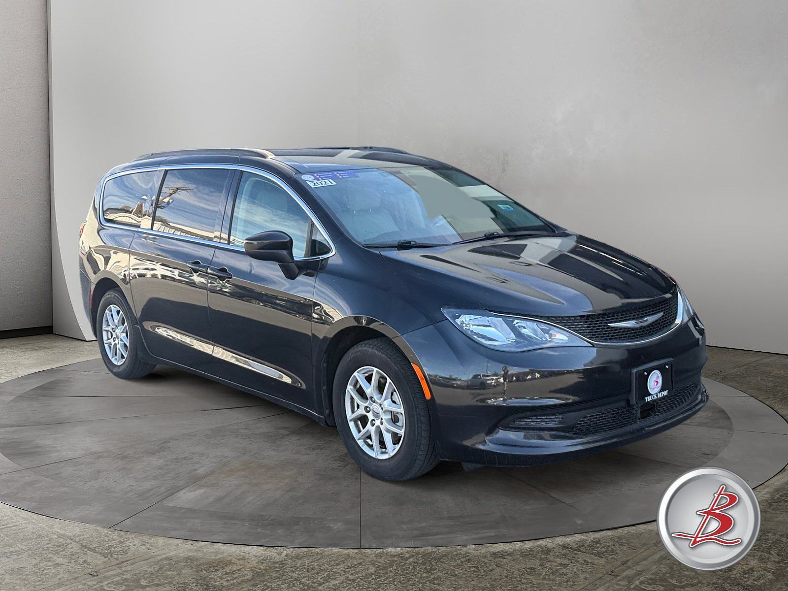 2021 CHRYSLER Voyager