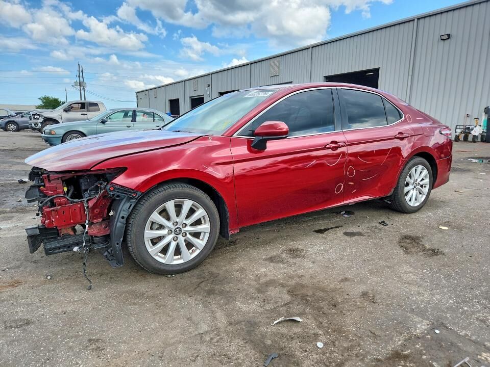 2018 TOYOTA Camry