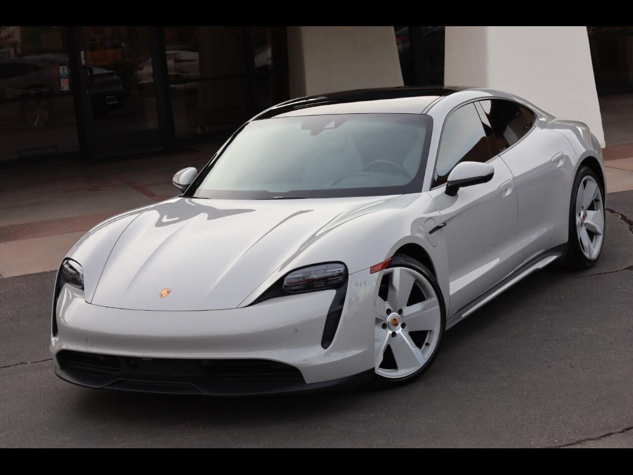 2023 PORSCHE Taycan