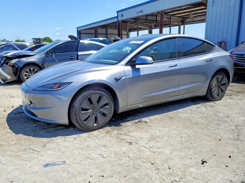 2025 TESLA Model 3