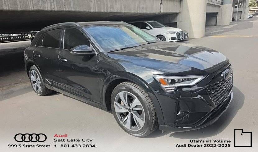 2024 AUDI Q8