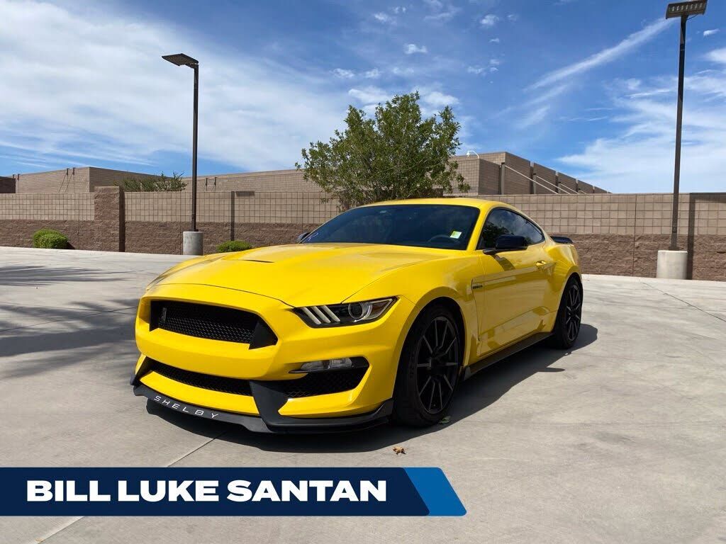 2017 FORD Mustang