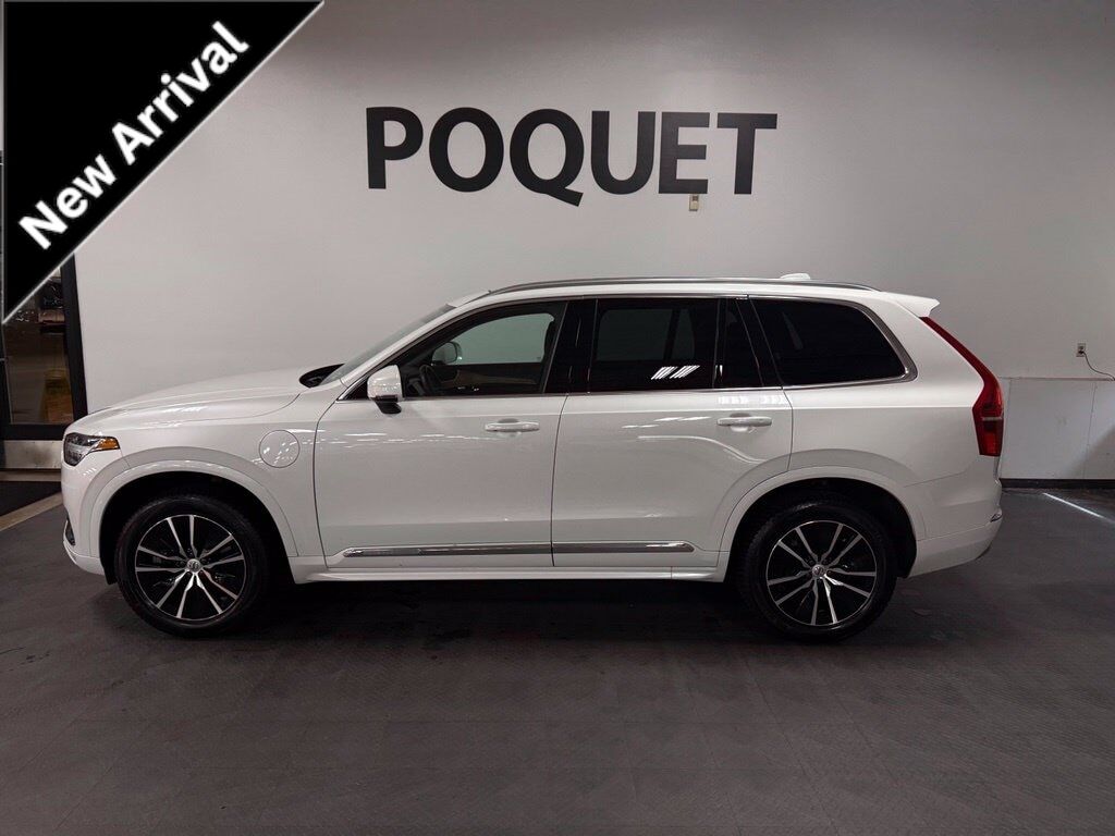 2022 VOLVO XC90