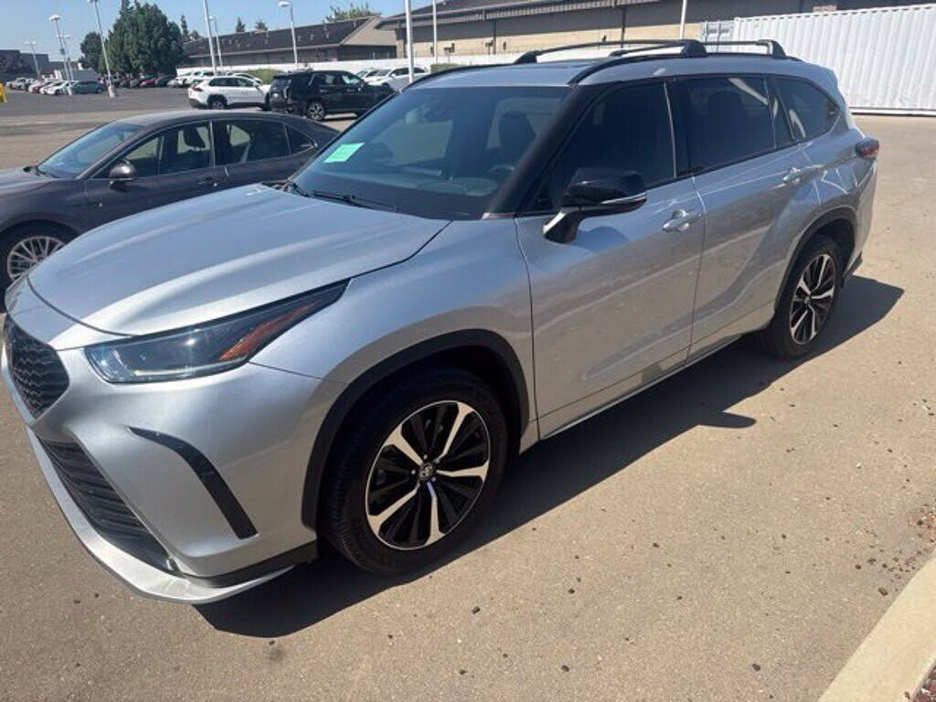 2022 TOYOTA Highlander
