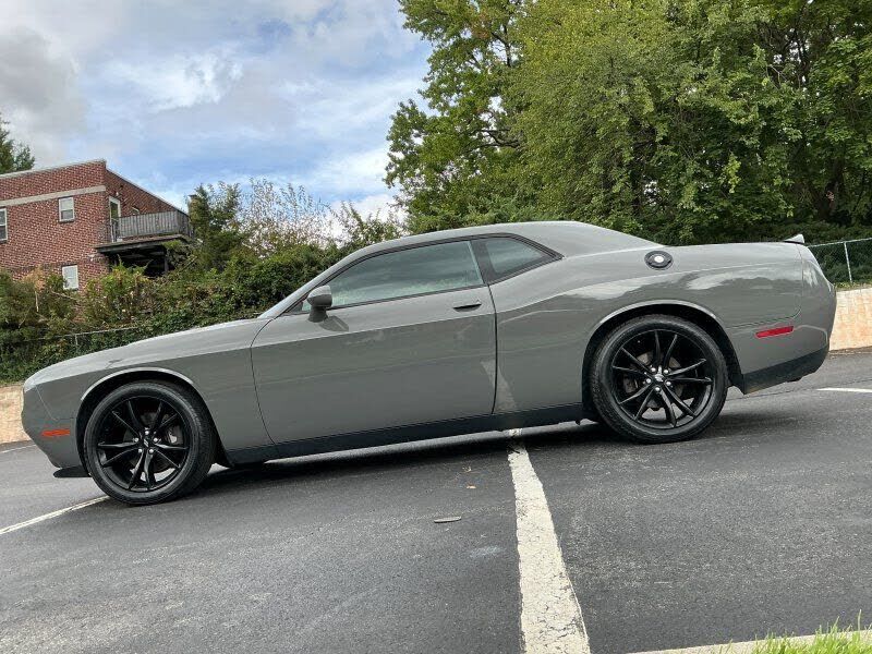 2017 DODGE Challenger