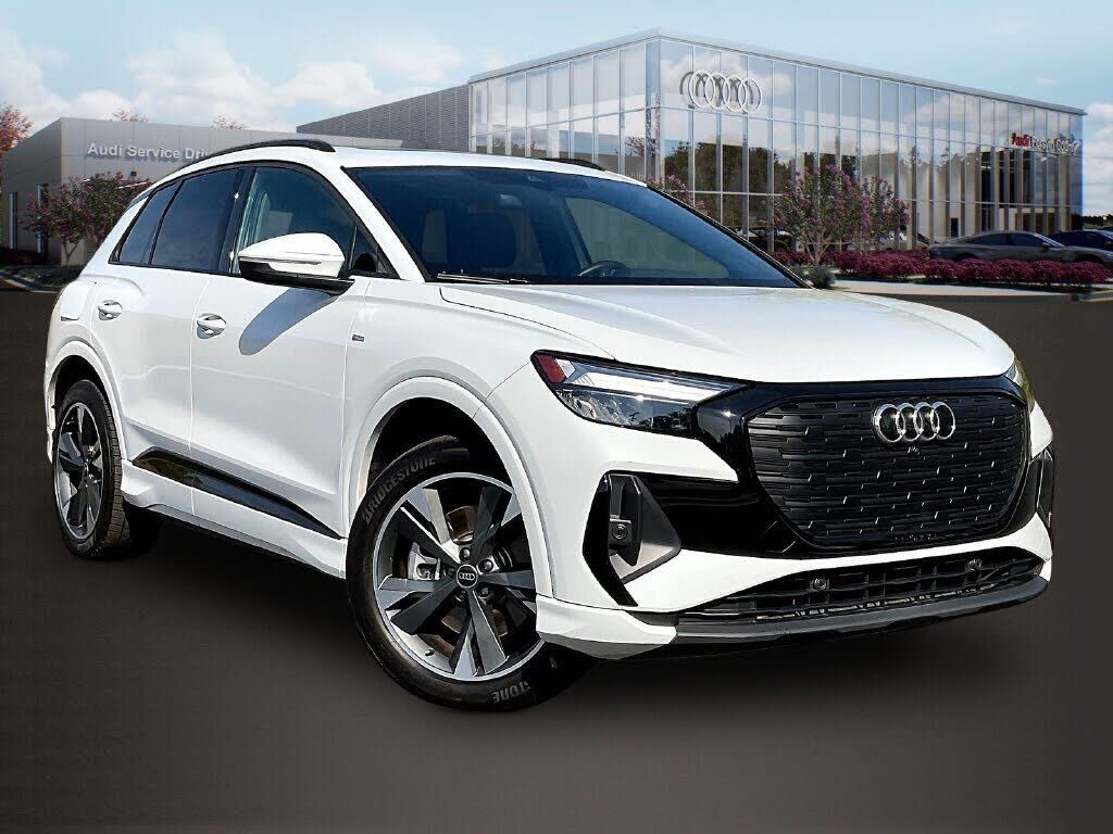 2023 AUDI Q4