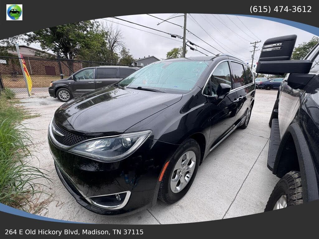 2017 CHRYSLER Pacifica