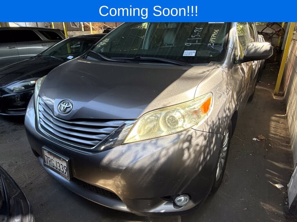 2016 TOYOTA Sienna