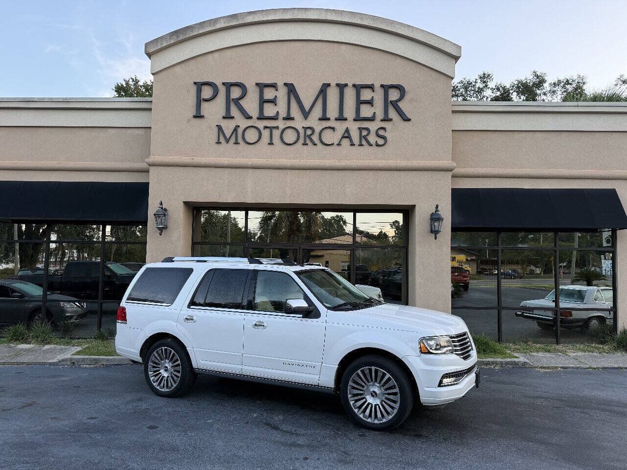 2015 LINCOLN Navigator