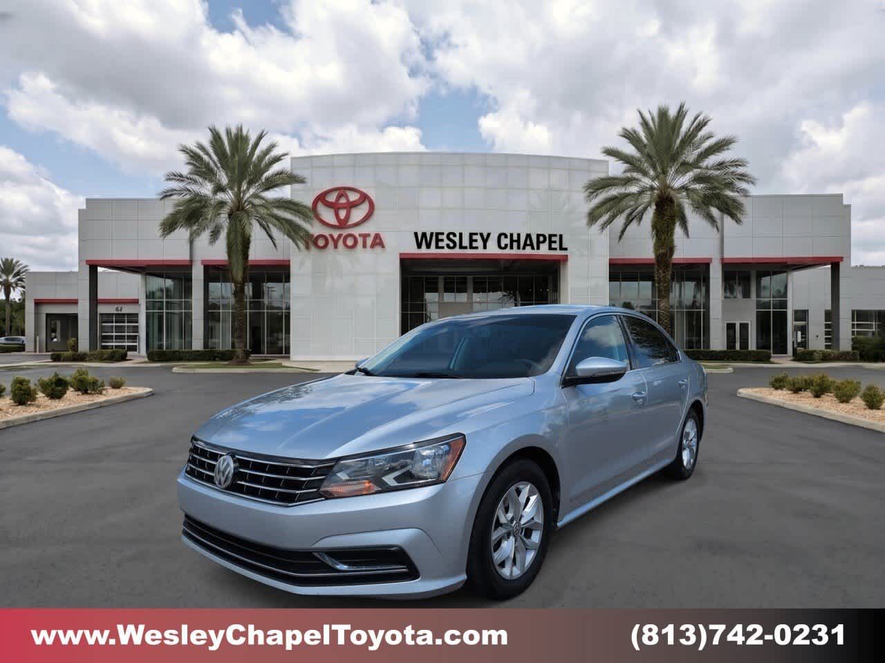 2017 VOLKSWAGEN Passat