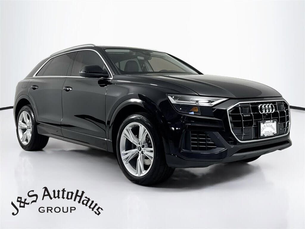 2022 AUDI Q8