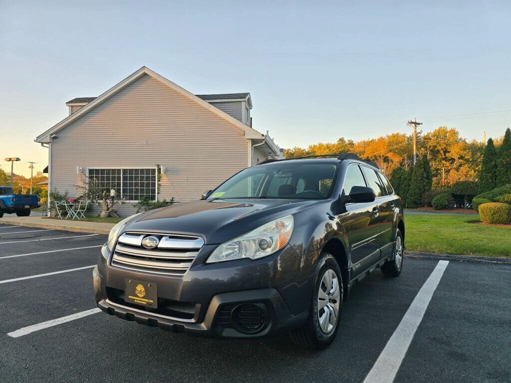 2013 SUBARU Outback