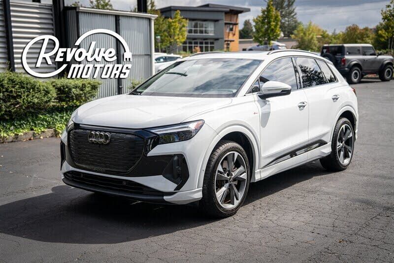 2023 AUDI Q4