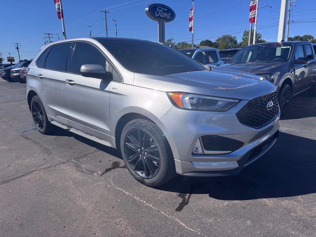 2022 FORD Edge