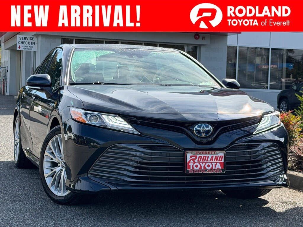 2019 TOYOTA Camry