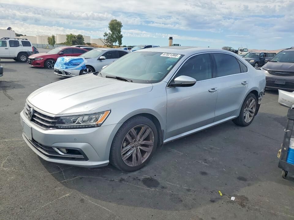 2018 VOLKSWAGEN Passat