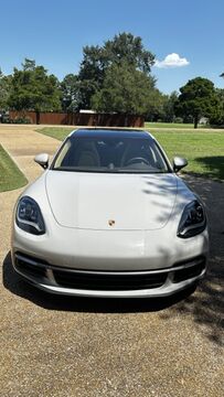 2019 PORSCHE Panamera