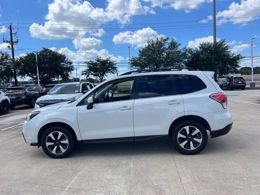 2018 SUBARU Forester