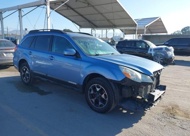 2011 SUBARU Outback
