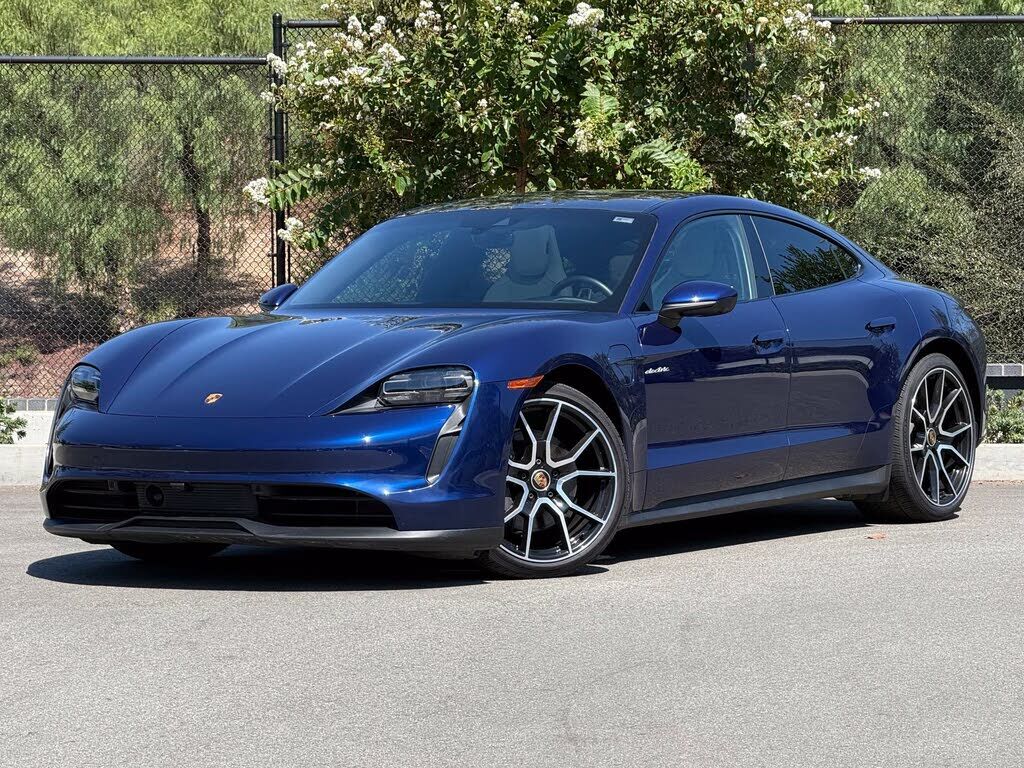 2023 PORSCHE Taycan